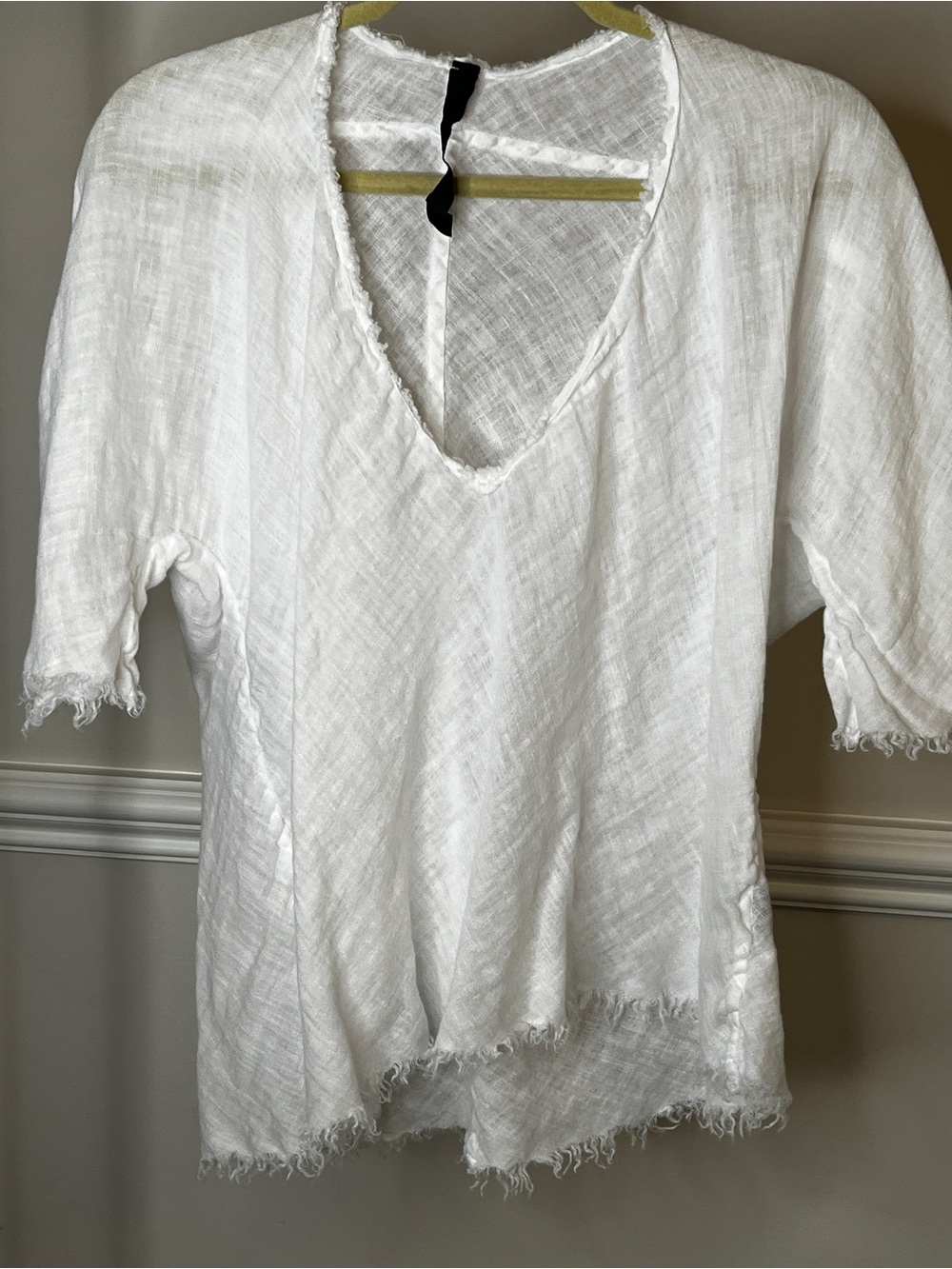 Jaga - White Frayed V-Neck bias cut Lightweight Linen Top